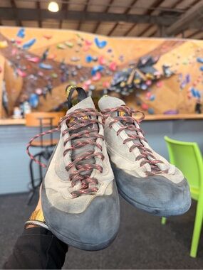 Women’s 7.5 La Sportiva x Sedge Climbing Shoes